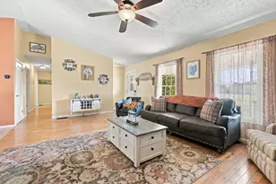 1048 Parkway Dr, Logan, OH 43138 - Photo 16