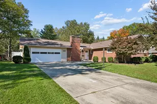 1153 Ridgedale Dr E, Worthington, OH 43085 - Photo 1