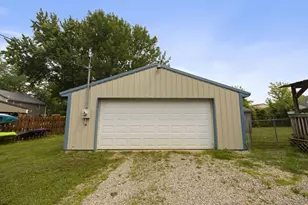 98 4th St, Buckeye Lake, OH 43008 - Photo 32