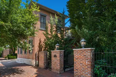 512 City Park Avenue, Columbus, OH 43215 - Photo 1