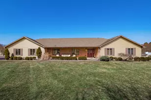 5023 Dresden Ct, Zanesville, OH 43701 - Photo 1