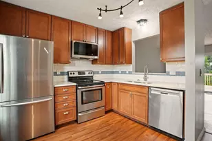 280 Chatterly Ln, Columbus, OH 43207 - Photo 1