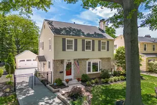 2008 N Edgemont Rd, Upper Arlington, OH 43212 - Photo 1