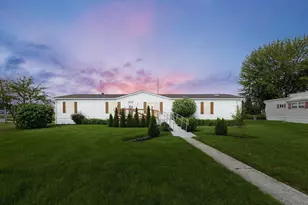 1 Hillcrest Dr, Marysville, OH 43040 - Photo 1