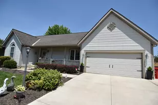 174 Applewood Dr, Pataskala, OH 43062 - Photo 1