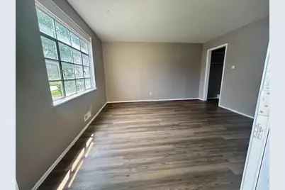 1206 E 21st Avenue, Columbus, OH 43211 - Photo 1
