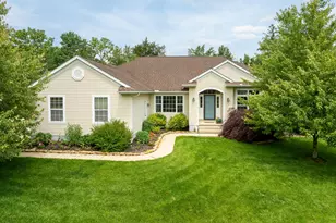 60 E Pawnee Dr, Powell, OH 43065 - Photo 1