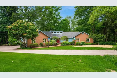 1801 Pleasantview Drive NE, Lancaster, OH 43130 - Photo 1