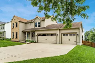 731 Manchester Dr, Pickerington, OH 43147 - Photo 1