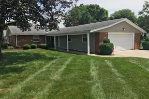 1136 Country Club Dr, Newark, OH 43055 - Photo 1