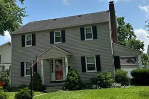 402 Roseland Ave E, Springfield, OH 45503 - Photo 1