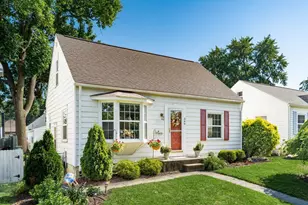 366 E Jeffrey Pl, Columbus, OH 43214 - Photo 1