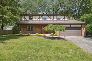 1360 Langston Dr, Columbus, OH 43220 - Photo 1