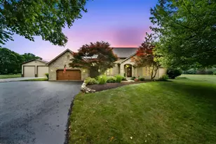 18 Hillgate Rd, Johnstown, OH 43031 - Photo 1