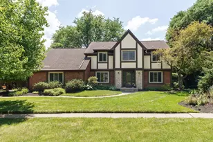 1425 Briarmeadow Dr, Columbus, OH 43235 - Photo 1