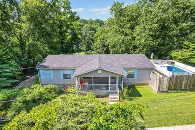 102 W Ewing Street, New Straitsville, OH 43766 - Photo 1