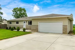 6443 Tamara Ave, Galloway, OH 43119 - Photo 1