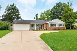 3121 Edgefield Rd, Columbus, OH 43221 - Photo 1