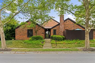 2111 Coach Rd N, Upper Arlington, OH 43220 - Photo 1