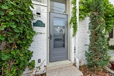 391 Library Park S #2, Columbus, OH 43215 - Photo 1