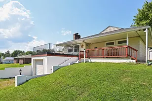 424 Ridge Ave, Newark, OH 43055 - Photo 1