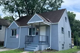 1357 E Weber Rd, Columbus, OH 43211 - Photo 1