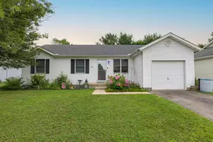 220 Berschet Dr, South Charleston, OH 45368 - Photo 1