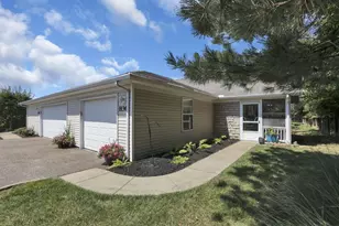 1136 Chatham Dr, Zanesville, OH 43701 - Photo 1