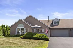 2484 Meadow Glen Ln, Hilliard, OH 43026 - Photo 1