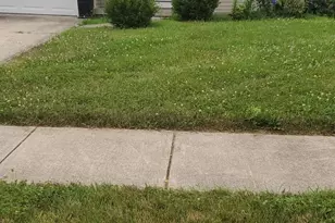 2659 Four Seasons Dr, Columbus, OH 43207 - Photo 1