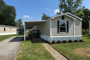 315 Greenbriar Ln, Hebron, OH 43025 - Photo 1