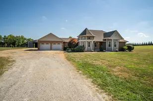 387 Staunton-Sugar Grove Rd, Washington Court House, OH 43160 - Photo 1