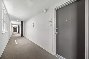 825 N 4th St, Columbus, OH 43215 - Photo 1