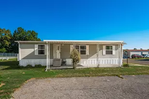 201 Rona Blvd, Pataskala, OH 43062 - Photo 1