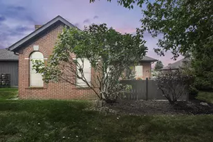 2574 Trotterslane Dr, Columbus, OH 43235 - Photo 1