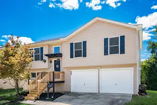 207 Sunset Dr S, Johnstown, OH 43031 - Photo 1