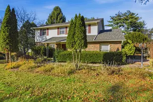 4960 Lakeview Dr, Powell, OH 43065 - Photo 1