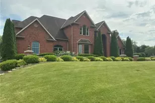 3204 Maple Creek Dr, Zanesville, OH 43701 - Photo 1