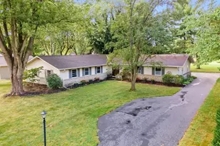 835 Clubview Blvd N, Columbus, OH 43235 - Photo 1