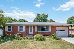 381 Forest Lawn Blvd, Marion, OH 43302 - Photo 1