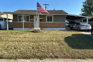 555 Kirkwood Dr, West Jefferson, OH 43162 - Photo 1