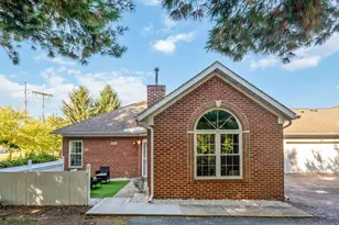 614 Hampton Woods Dr, Marion, OH 43302 - Photo 1