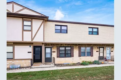 3815 Queen Anne Place #B19, Grove City, OH 43123 - Photo 1