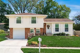 1370 Crestview St, Reynoldsburg, OH 43068 - Photo 1