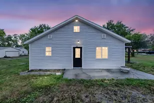 407 Latourette St, Marion, OH 43302 - Photo 1