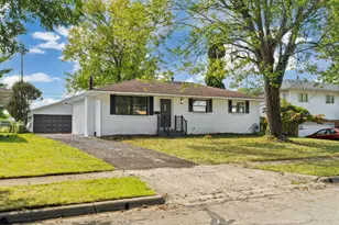 1427 Boxwood Dr, Columbus, OH 43229 - Photo 1