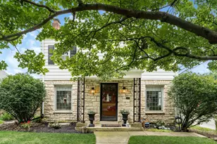 1052 S Roosevelt Ave, Columbus, OH 43209 - Photo 1