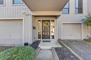 371 Olentangy Forest Dr, Columbus, OH 43214 - Photo 1