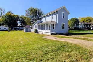 1112 E Chestnut St, Lancaster, OH 43130 - Photo 1