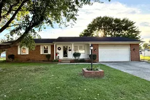 817 Comfort Ln, Washington Court House, OH 43160 - Photo 1